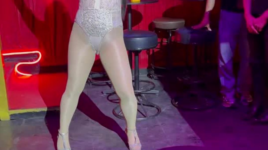 ⁣Bold Moves, Big Personality