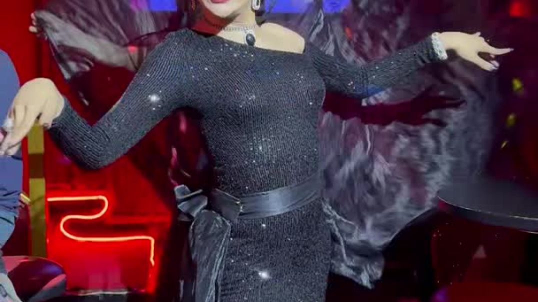 ⁣Lighting Up the Night With Pure Style ✨