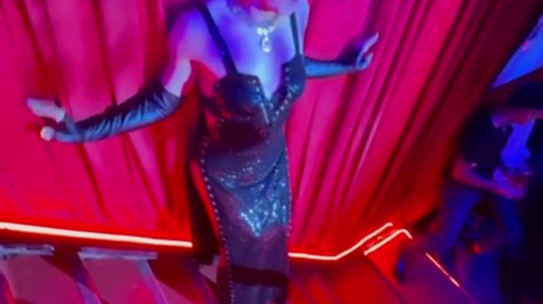 ⁣This Entrance Says It All 🔥