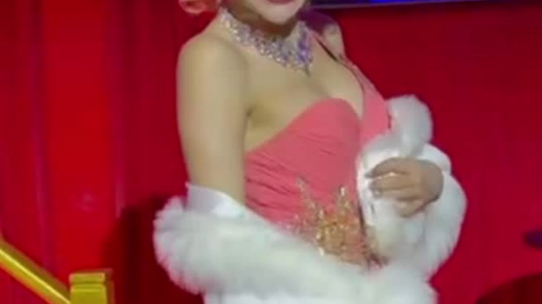 ⁣The Reason Everyone Is Buzzing Tonight ✨