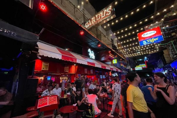Circus Soi 4 – Theater Restaurant & Nightlife Experience in Silom, Bangkok
